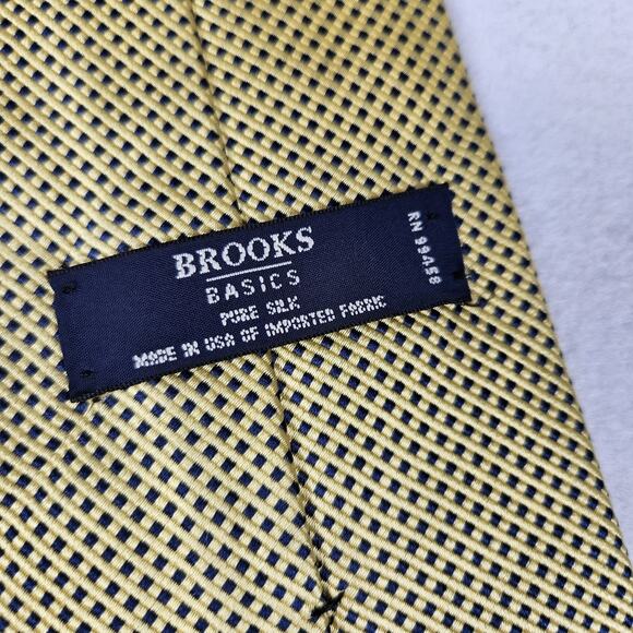 Brooks Brothers Silk Tie Made in the USA Navy Gold Diamond Dot Geometric Wedding - Picture 6 of 9